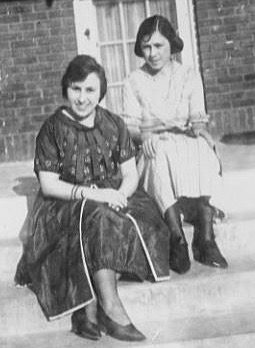 Lena and Bessie Kantrovich, 1920s