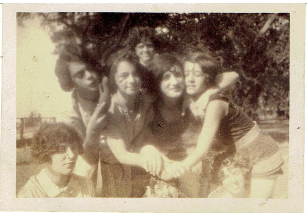 Beulah Blondheim on right with friends in the Home