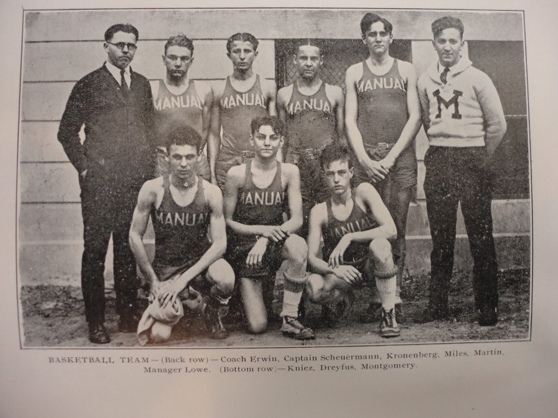 Isidore Kniez, Newman basketball team 1925