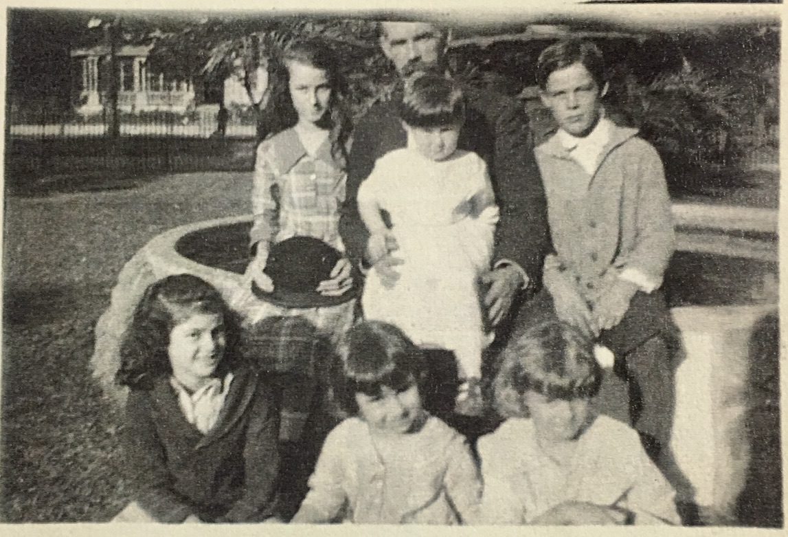 Joseph Tannenabum and his children, at the Home (2), 1919