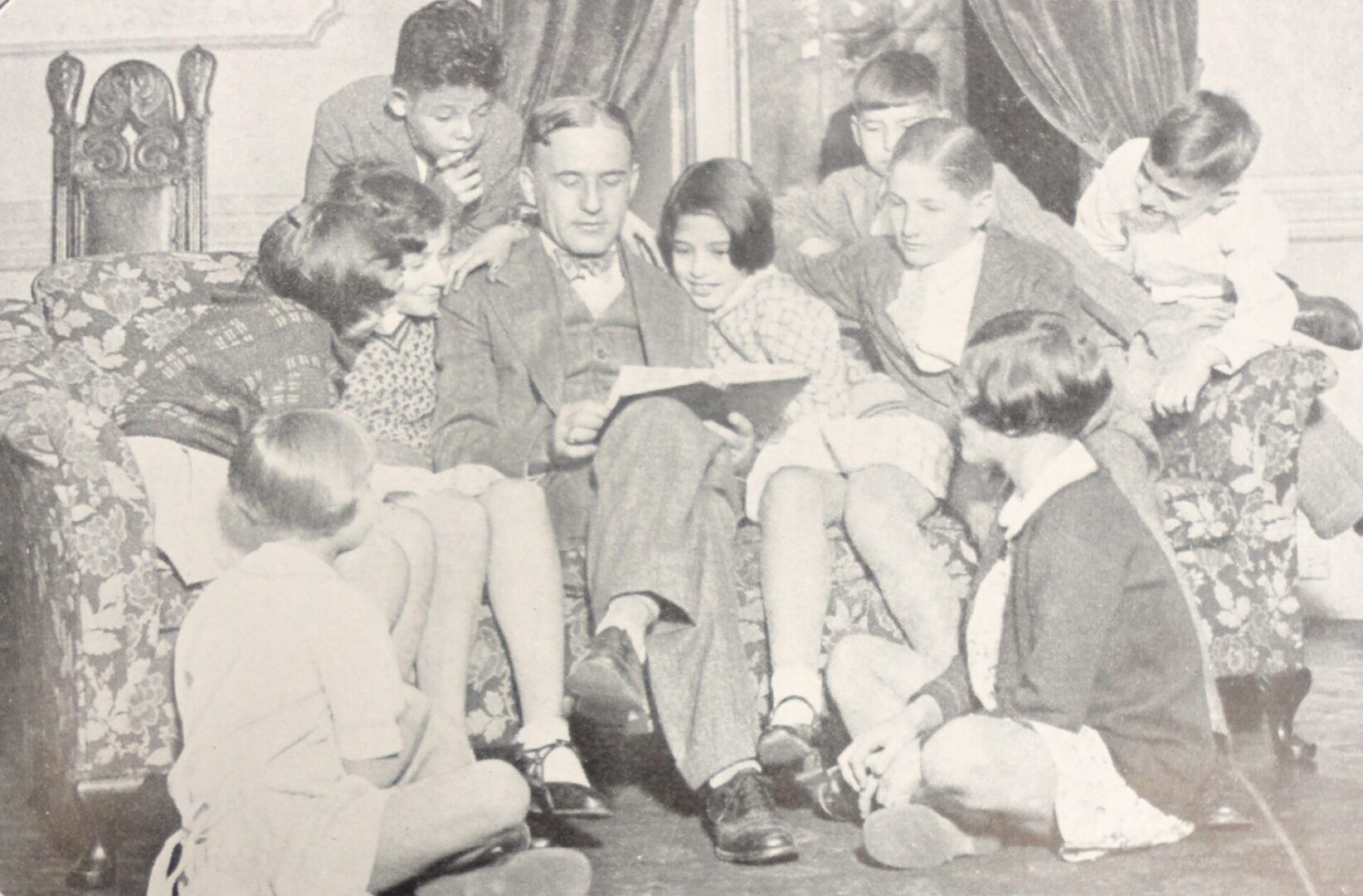 "Uncle Harry" Ginsburg reading to Home Kids, c. 1930