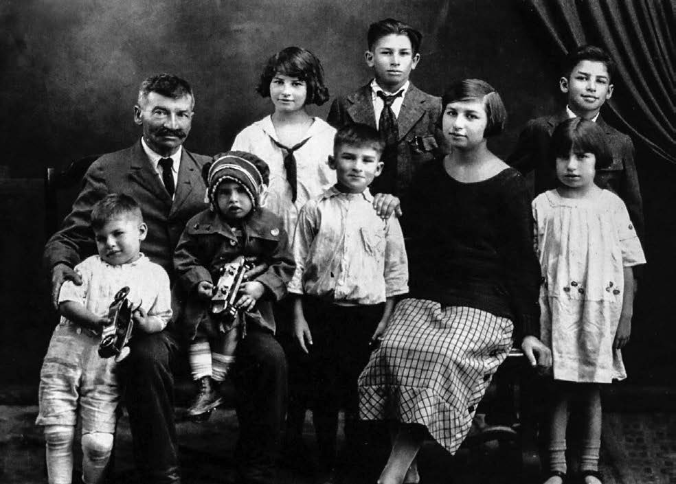 Abraham Beerman and family, c. 1924